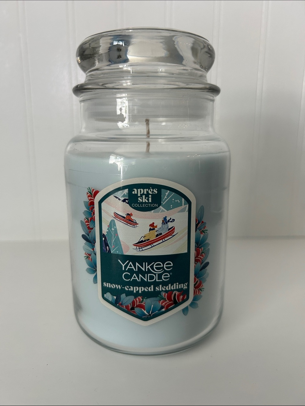Yankee Candle Light Blue Snow-Capped Sledding Jar Candle